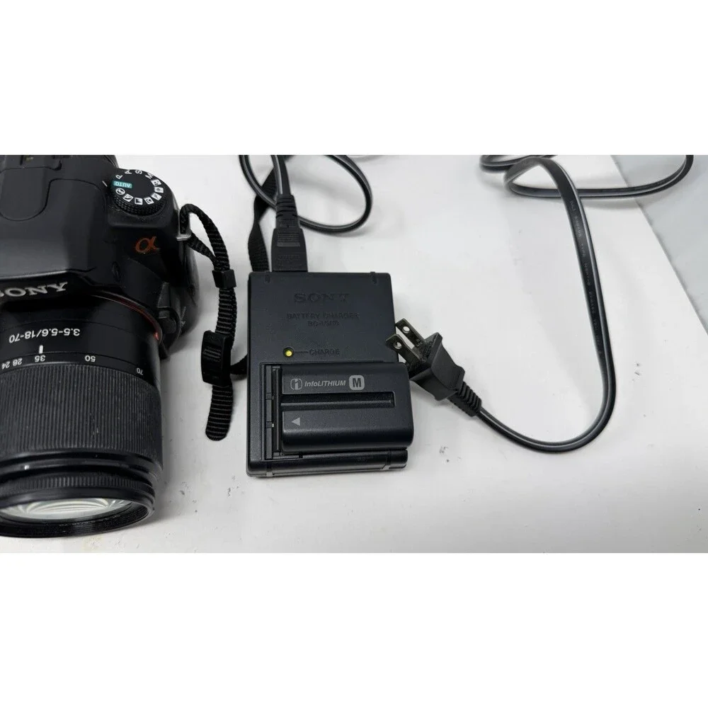 Sony Alpha DSLR-A200 10.2MP Digital SLR Camera 18-70mm Zoom Lens battery w/2GB